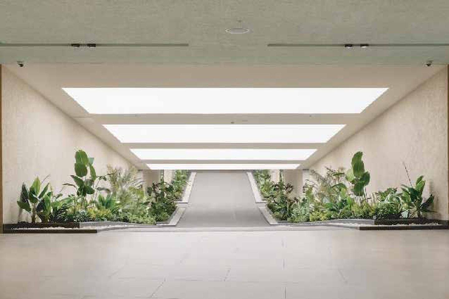 Planted interior court at LIU Resort Antalya